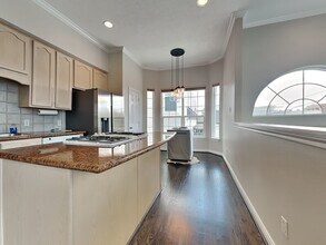 2215 Commonwealth St in Houston, TX - Building Photo - Building Photo