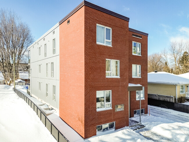 1865 Henri-Bourassa Boul in Québec, QC - Building Photo - Primary Photo