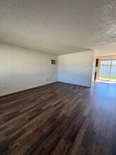 141-143 E Home Ave in Selah, WA - Building Photo - Building Photo