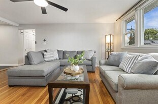 100 Magnolia Ave in Lynn, MA - Building Photo