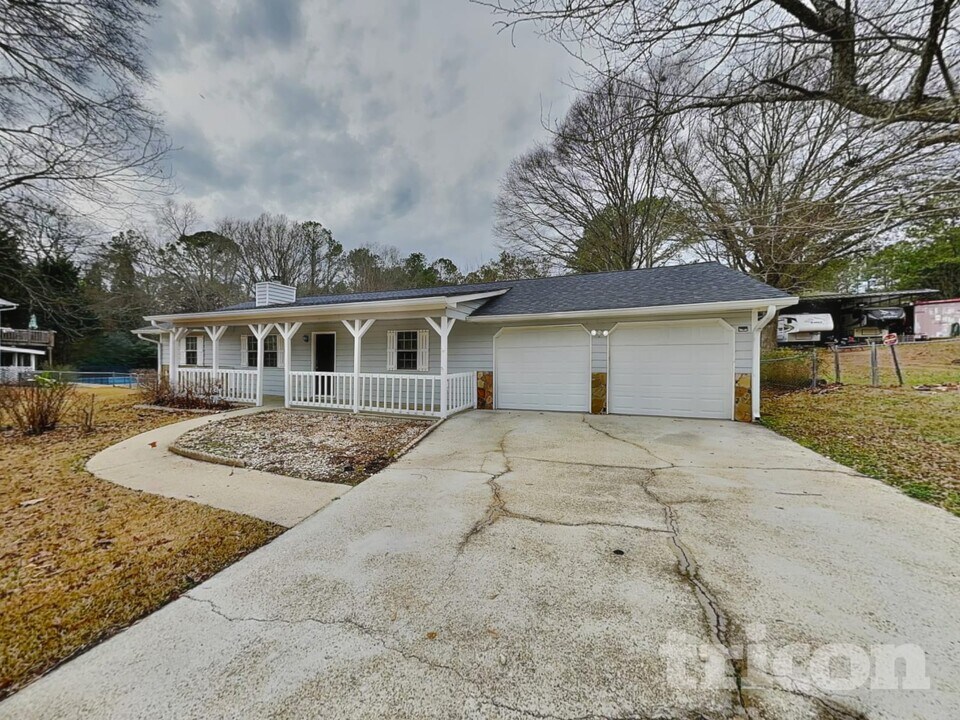 4621 Cedar Brook Dr SE in Conyers, GA - Building Photo