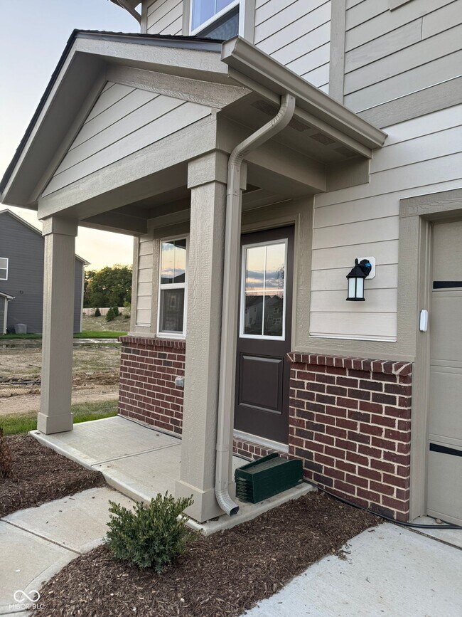 15322 Farrington Rd in Fishers, IN - Building Photo - Building Photo