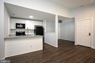 428 Durham Ct in West Deptford, NJ - Building Photo - Building Photo