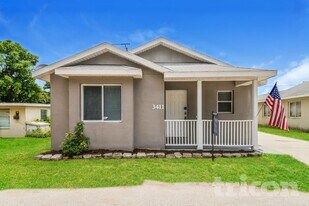 3411 20th St W in Bradenton, FL - Building Photo