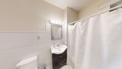 52 Cummings Rd, Unit 3 in Boston, MA - Foto de edificio - Building Photo
