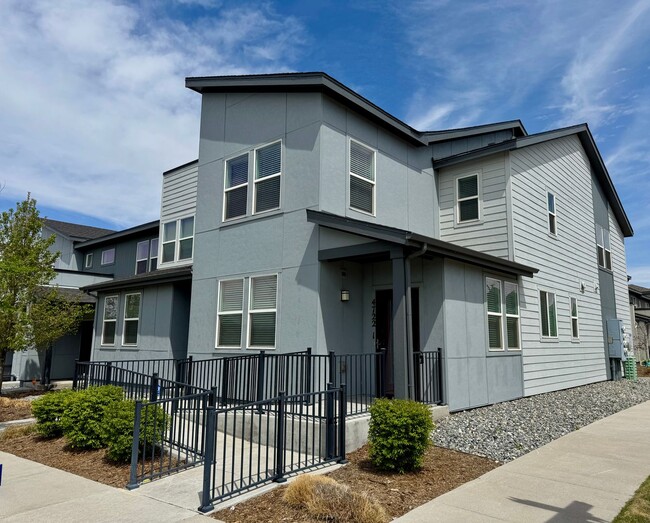 4722 Kittredge St in Denver, CO - Foto de edificio - Building Photo