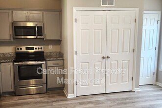 337 S Pointe Dr in Winterville, NC - Building Photo - Building Photo