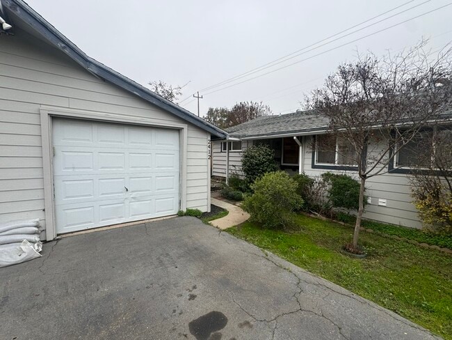 property at 2412 Loma Vista Dr