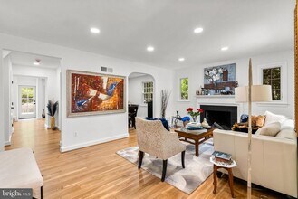 5602 Gloster Rd in Bethesda, MD - Building Photo - Building Photo