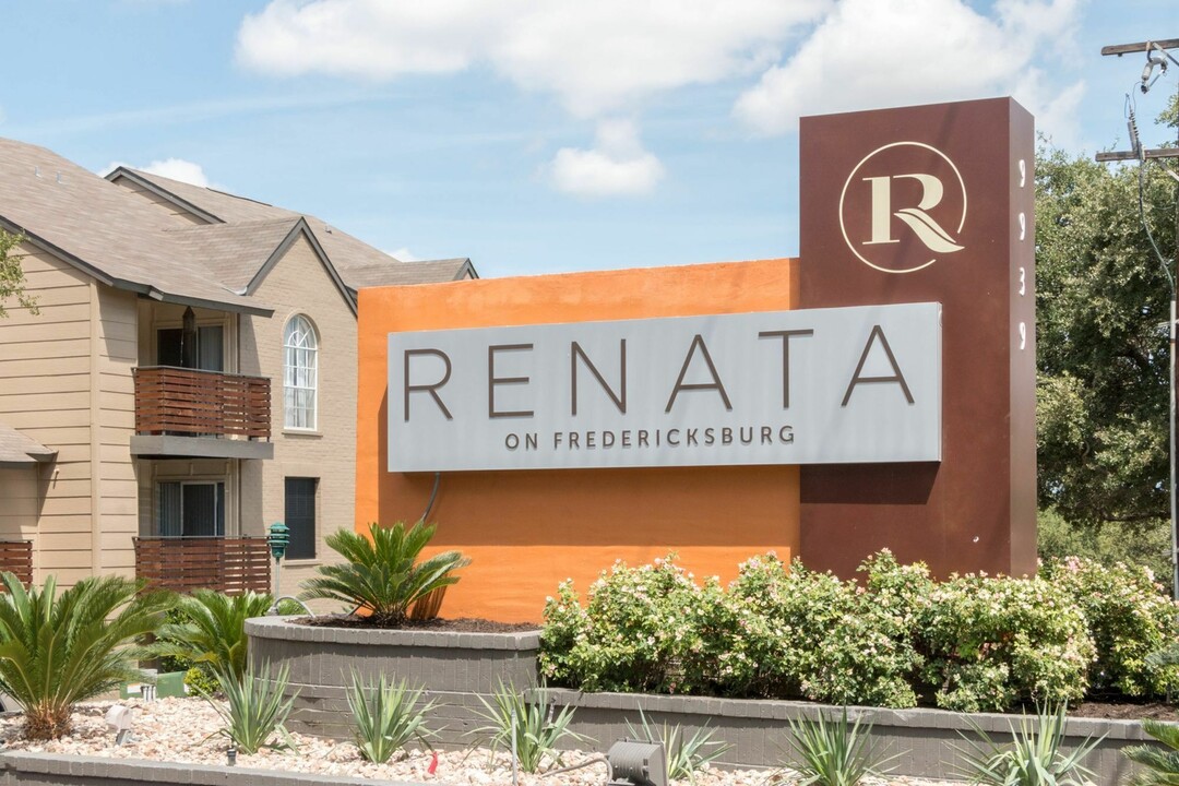 Renata on Fredericksburg in San Antonio, TX - Building Photo