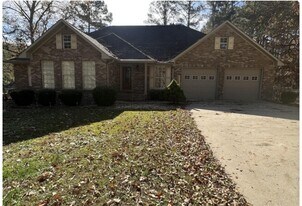 713 Church Rd in Gadsden, AL - Building Photo