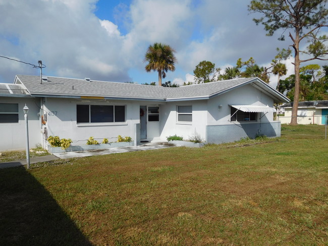 407 Joel Blvd in Lehigh Acres, FL - Building Photo - Other