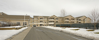 Broadway Court Estates Apartments