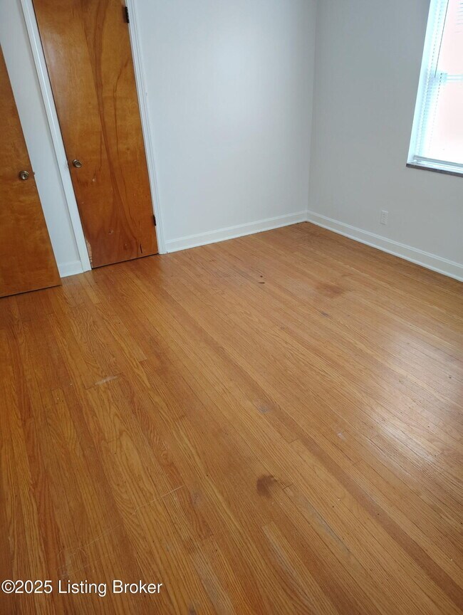 4225 Norbourne Blvd in Louisville, KY - Building Photo - Building Photo