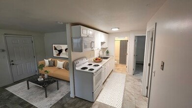 9 Emerald Dr in Barrington, NH - Foto de edificio - Building Photo