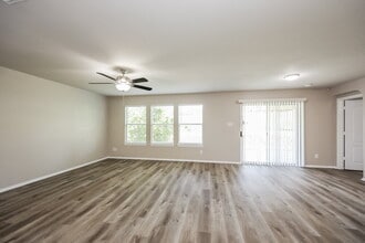 13510 Sundance Scape in San Antonio, TX - Foto de edificio - Building Photo