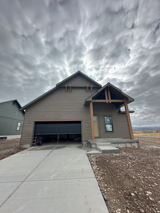 319 Bald Eagle Dr in Victor, ID - Foto de edificio