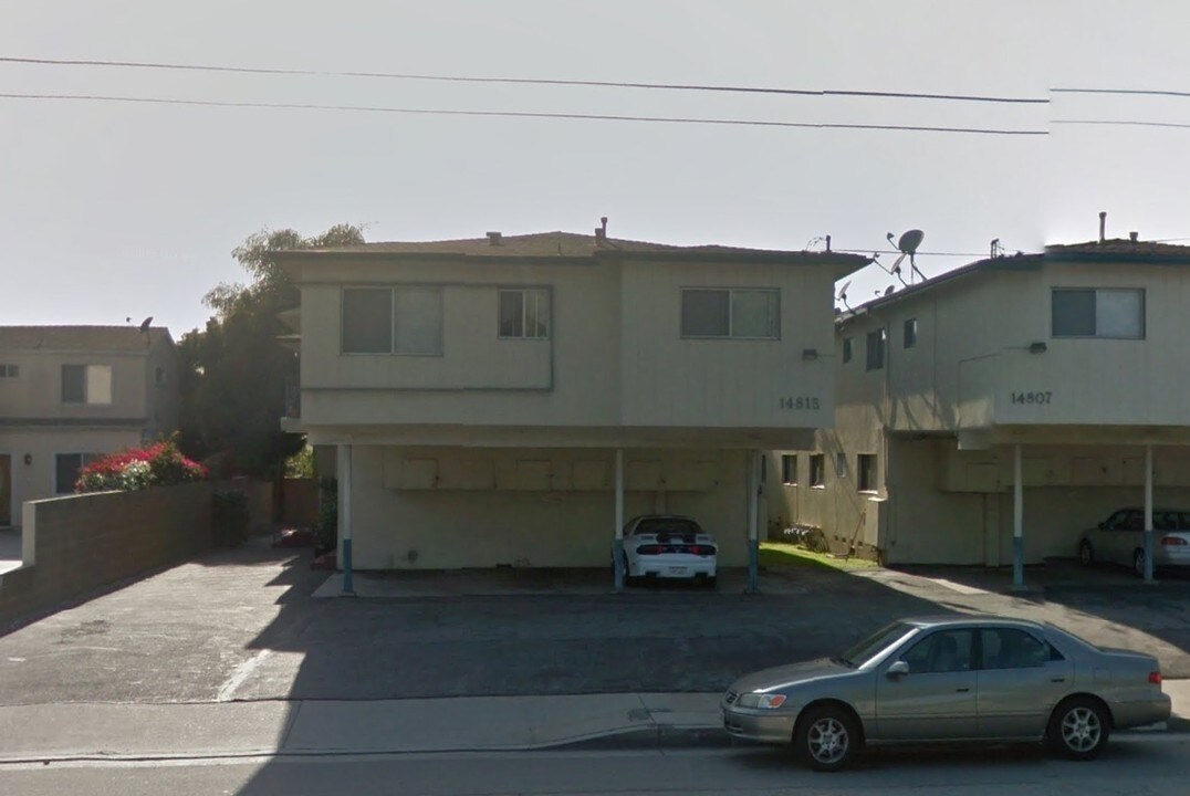 14815 Prairie Ave in Lawndale, CA - Foto de edificio