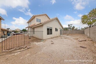 5428 Maddox Ave in Las Vegas, NV - Building Photo - Building Photo