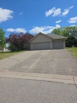 4702 Blanding Ct in Big Lake, MN - Building Photo