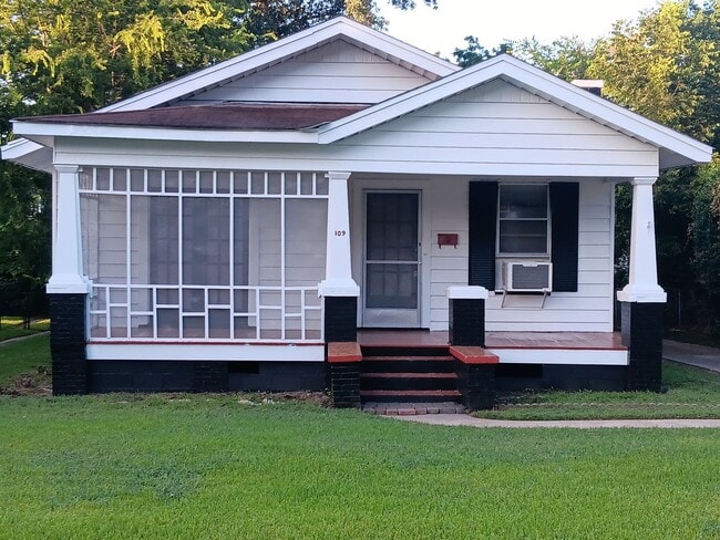property at 109 E Dalzell St