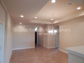 1127 Red Rock Ranch in San Antonio, TX - Foto de edificio - Building Photo