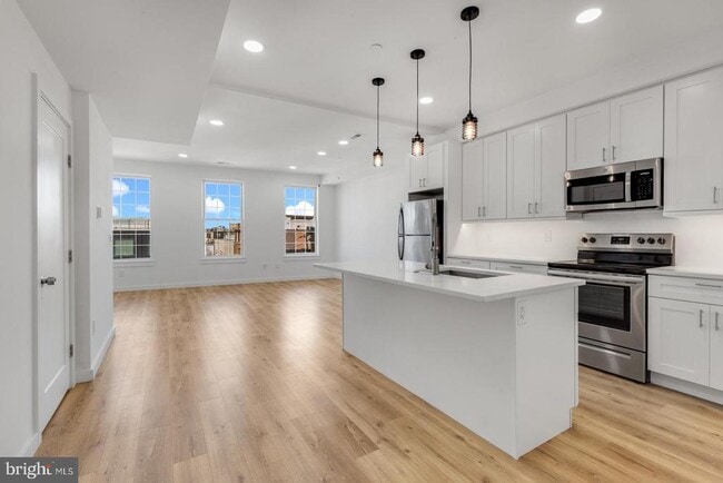 2045 Trenton Ave
