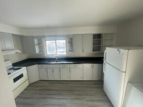 10 McCowan Rd in Toronto, ON - Building Photo - Building Photo