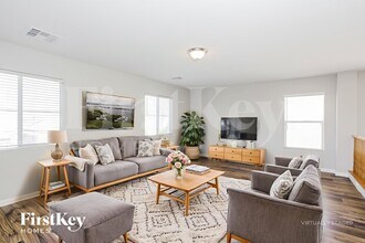 8648 Dodds Canyon St, Unit J04 in Las Vegas, NV - Foto de edificio - Building Photo