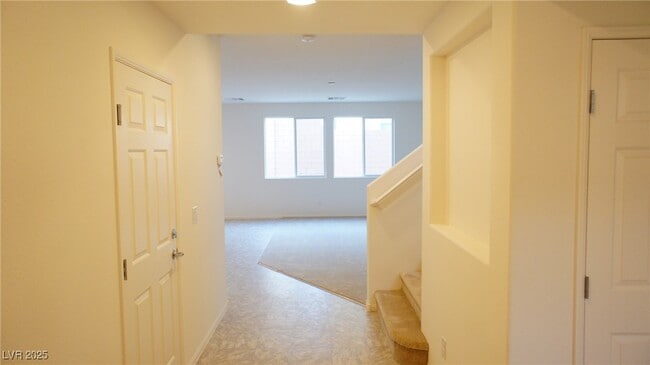 10720 Elfstrom Ave in Las Vegas, NV - Building Photo - Building Photo