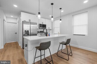 1242 N 15th St in Philadelphia, PA - Building Photo - Building Photo