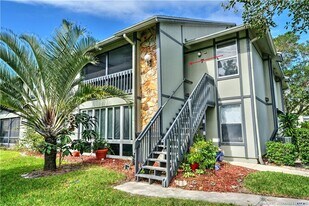 8164 SE Croft Cir in Hobe Sound, FL - Building Photo