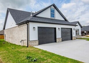 841 Round Top St in Prairie Grove, AR - Building Photo - Building Photo