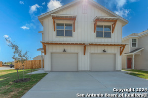 7607 Gramercy Wy in San Antonio, TX - Building Photo