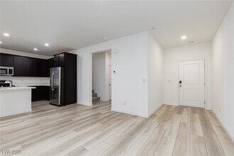 2532 Vittora Pointe St in Henderson, NV - Building Photo - Building Photo