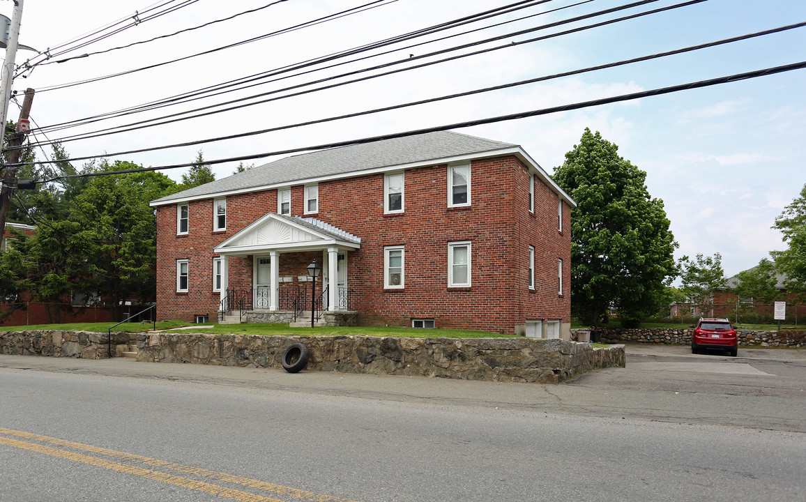 63-65 Newton St in Waltham, MA - Foto de edificio