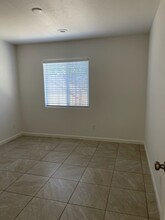 526 E Grant St, Unit #A in Santa Maria, CA - Building Photo - Building Photo