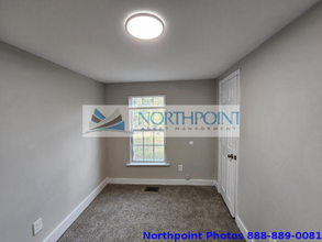 18 Long St in Newnan, GA - Building Photo - Building Photo