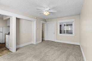 1460 Gaviota Ave in Long Beach, CA - Building Photo