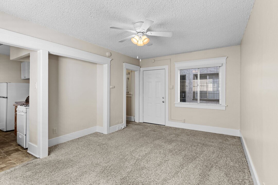 1460 Gaviota Ave in Long Beach, CA - Building Photo