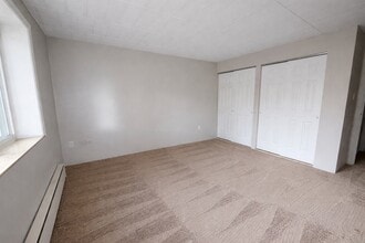 Foxwood Apartments in Coraopolis, PA - Building Photo - Building Photo