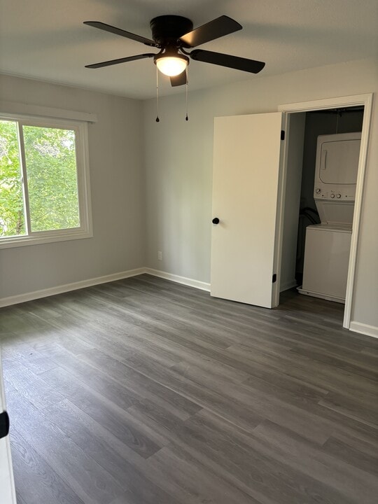 1313 Oakland Rd NE in Cedar Rapids, IA - Building Photo