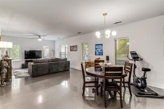 5710 McCommas Blvd in Dallas, TX - Building Photo - Building Photo