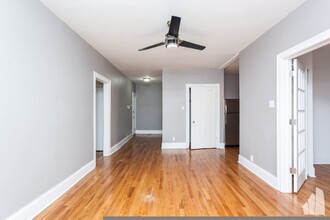 622 W Stratford Plz in Chicago, IL - Building Photo - Building Photo