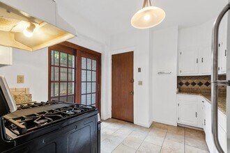 317 Tappan St in Brookline, MA - Building Photo - Building Photo