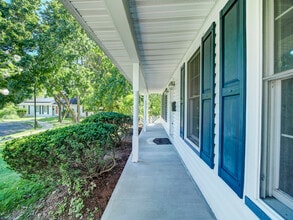520 Patricia Ct in South Orange, NJ - Building Photo - Building Photo