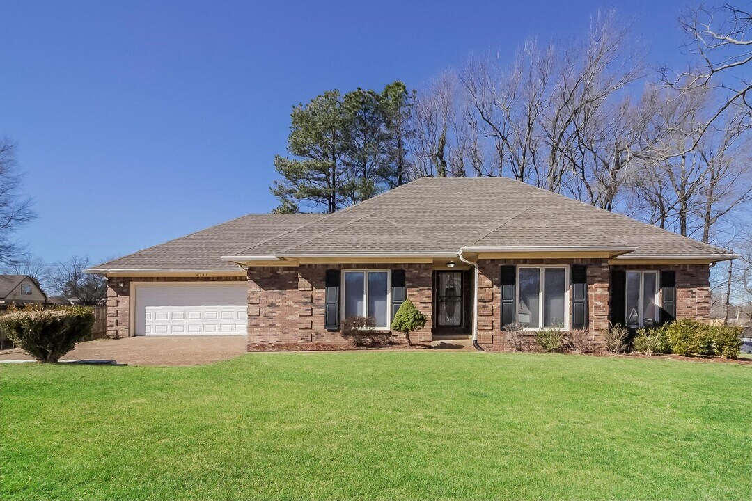 4237 Monterey Dr in Memphis, TN - Building Photo