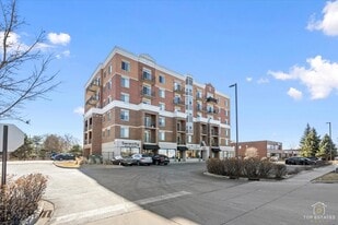 238 E Irving Park Rd in Wood Dale, IL - Building Photo