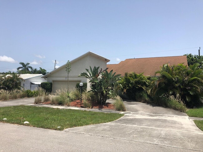 property at 71 Laredo Ln