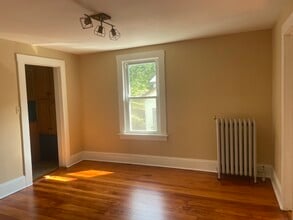 280 Hamilton Ave in Norwich, CT - Foto de edificio - Building Photo